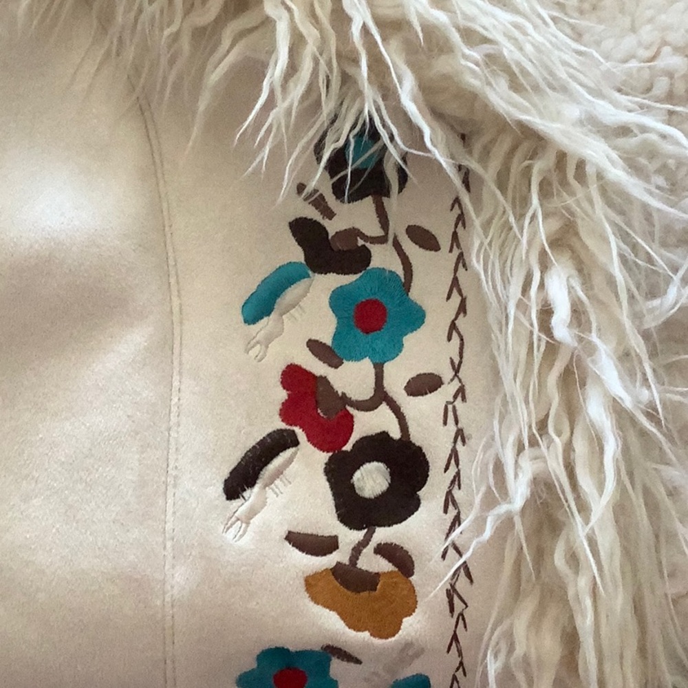 Vest - Picture 13 of 13
